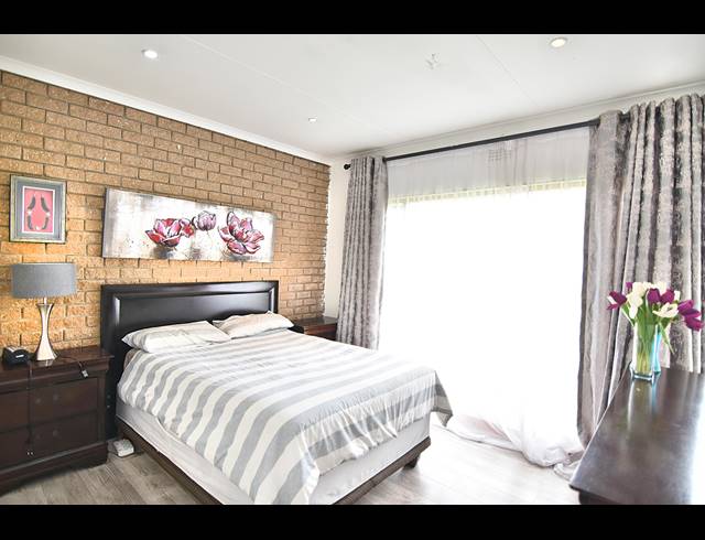 4 BEDROOM HOUSE FOR SALE IN RANDJESFONTEIN AH